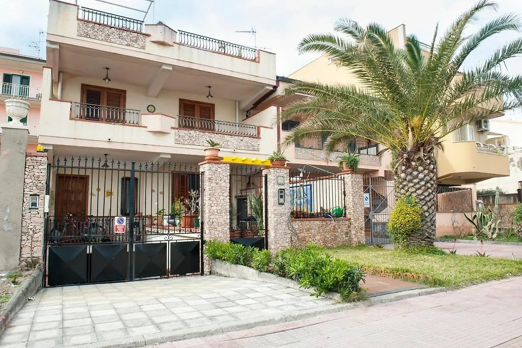 Nocleg ze śniadaniem Bed and Breakfast Colapesce Santa Teresa Di Riva