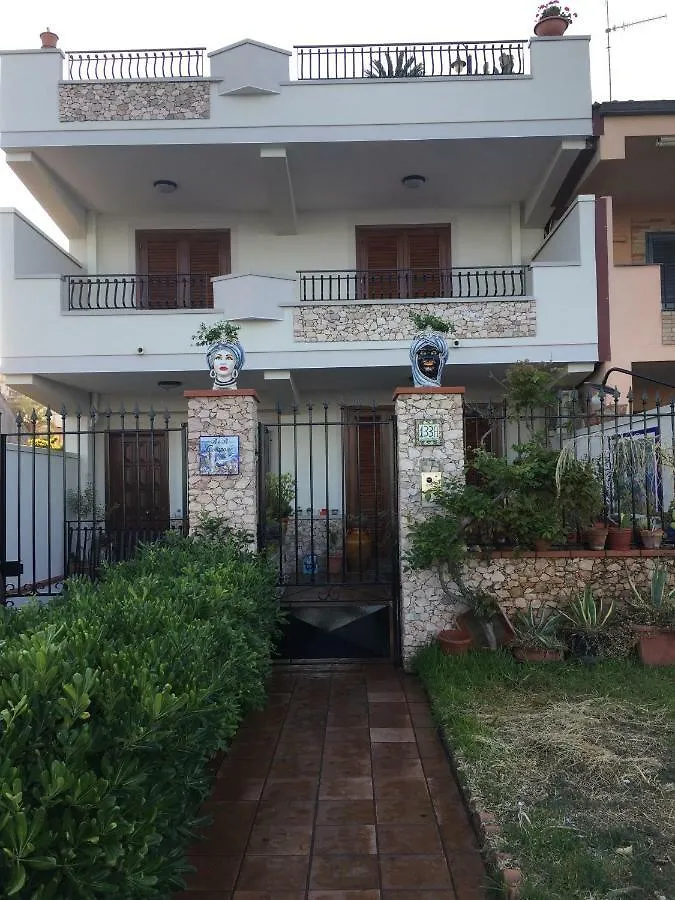 Nocleg ze śniadaniem Bed and Breakfast Colapesce Santa Teresa Di Riva