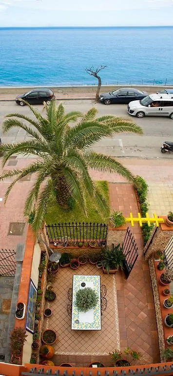 Colapesce Bed & Breakfast Santa Teresa Di Riva 0*,  Italy
